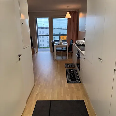Aurinkolahti Modernlux Sleeps 3 Heated Ev Parking Balcony 赫尔辛基